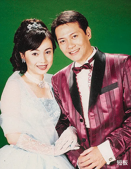 江华|他曾是亚视和TVB的当红男神，颜值不输刘德华，59岁复出做网红