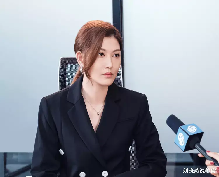 李彩桦|又一女星官宣离婚！与10亿富豪闪婚不到2年，豪门梦碎后做直播