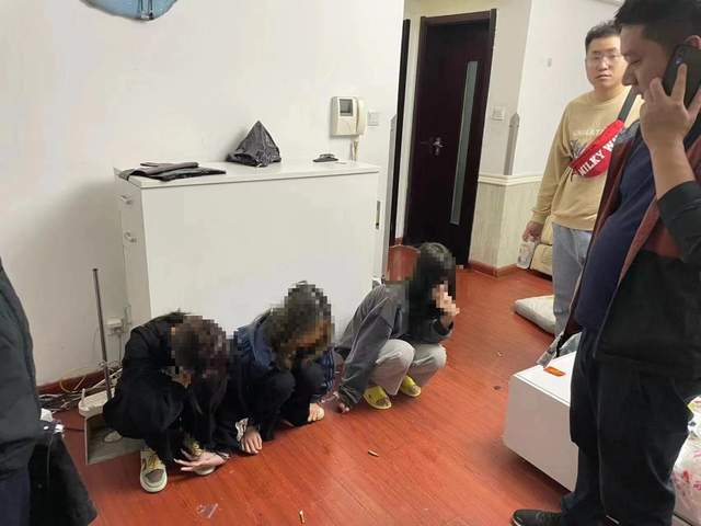 一张抓获抢劫犯图片带来的压迫感!事发西安