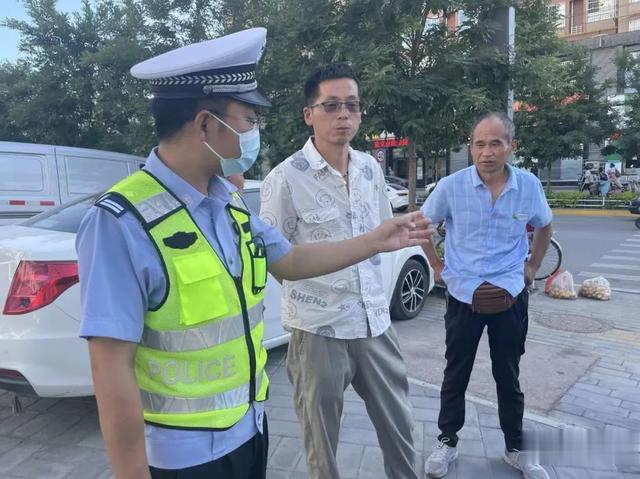 查处93辆拖移2辆,咸阳长武交警集中整治城区违停