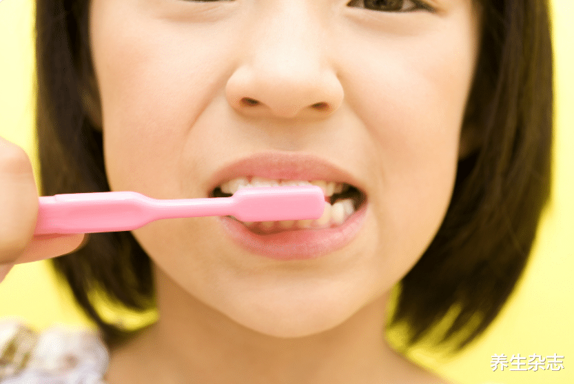 乳腺癌|中医说肾气亏虚,胃火过大,则会导致牙周炎,日常一个方法就解决