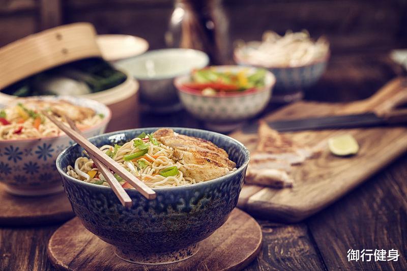 饮食 “不吃晚餐”减肥有效果，但为什么不是优质健康的好办法？