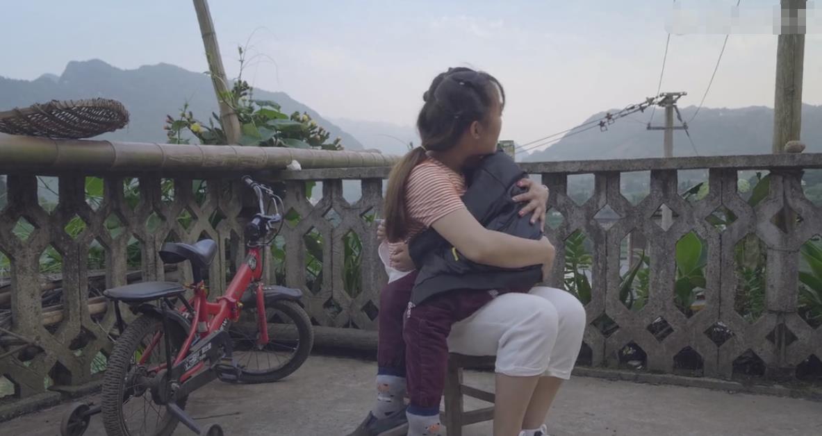 21年,95后云南女孩6000块被“卖”,两次离婚后被奥斯卡导演看上