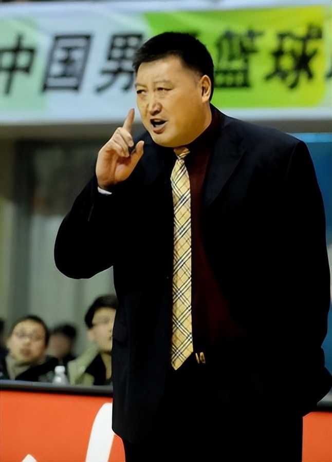 胡金秋|CBA中职篮浙江广厦国手胡金秋脾破裂职业生涯将提前结束