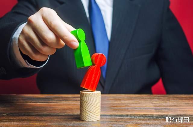 |老员工有责任带新员工吗?很多人说“凭什么”?还是太天真了