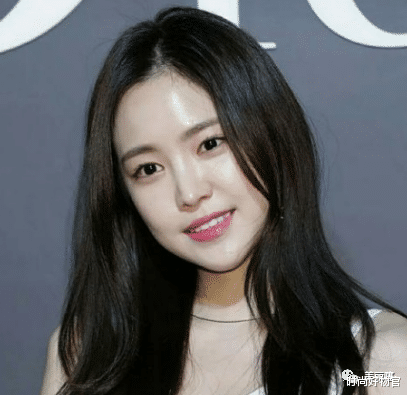 化妆 “坚持素颜”和“坚持化妆”，皮肤到底有何区别？1年后你就懂了