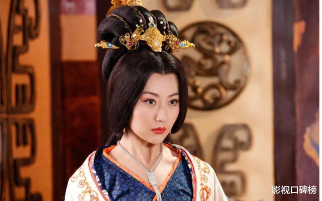 董璇|同样是演配角,把董璇和白冰放在一起比较,演技有高低么?