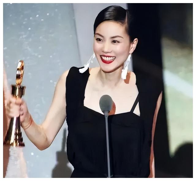 王菲|秃头、油腻，身材走形的窦唯，当初凭什么俘获天后王菲？