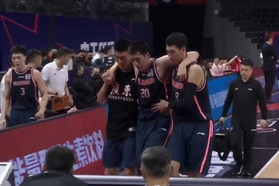 广东男篮|屋漏偏逢连夜雨！广东男篮又遇难题，杜锋眼神透露着无奈