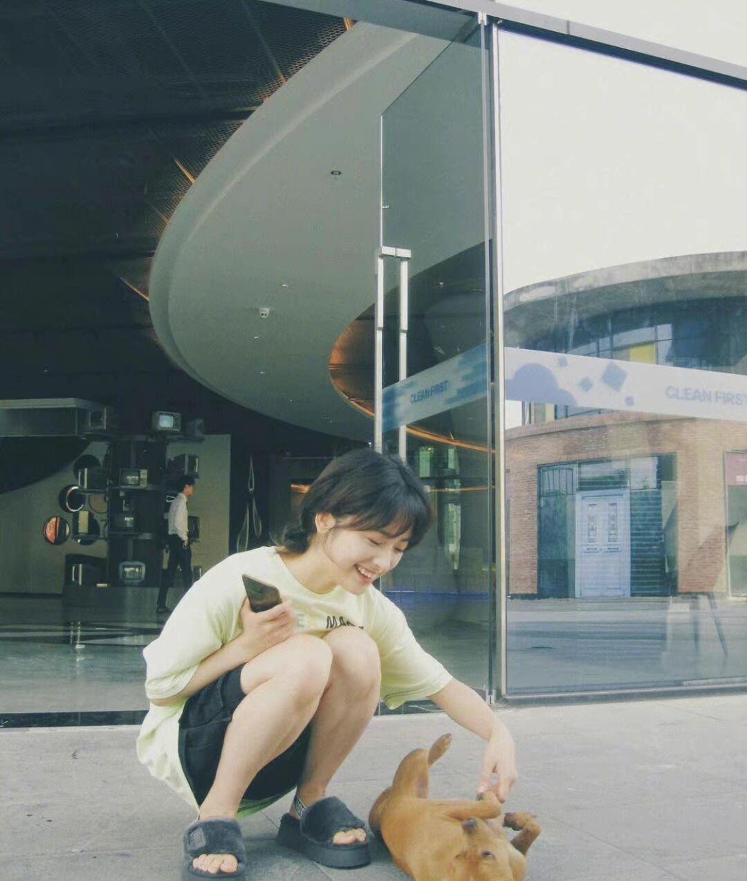 于正|于正气愤辟谣封杀郭珍霓一事！喜欢的矮个子是沈月，认为娜扎很好