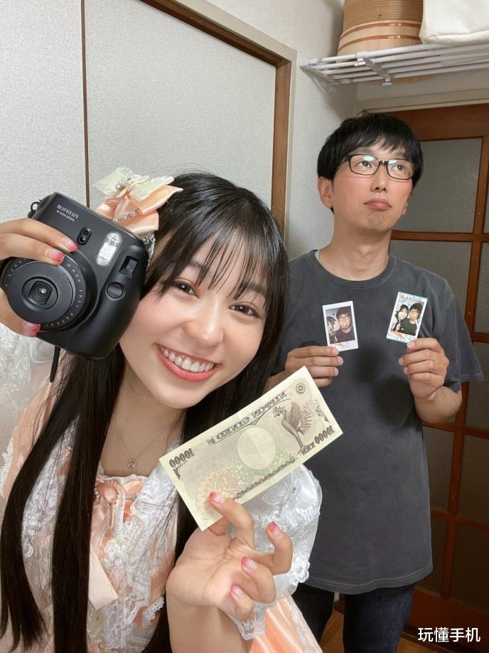 演唱会|日本47岁大叔娶20岁少女偶像，每天在家开专属演唱会