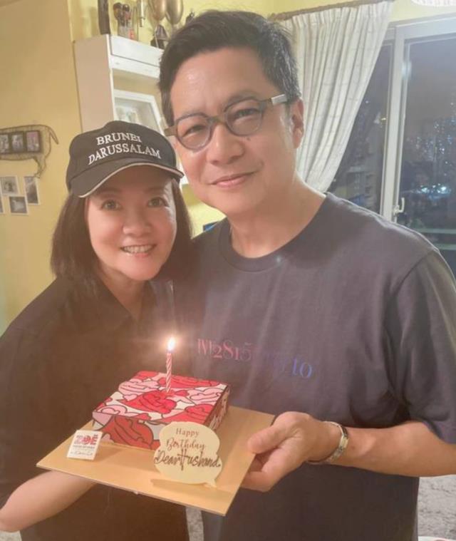 郑子诚|TVB实力派艺人郑子诚和太太庆祝结婚19周年夫妻俩拍下恩爱合影