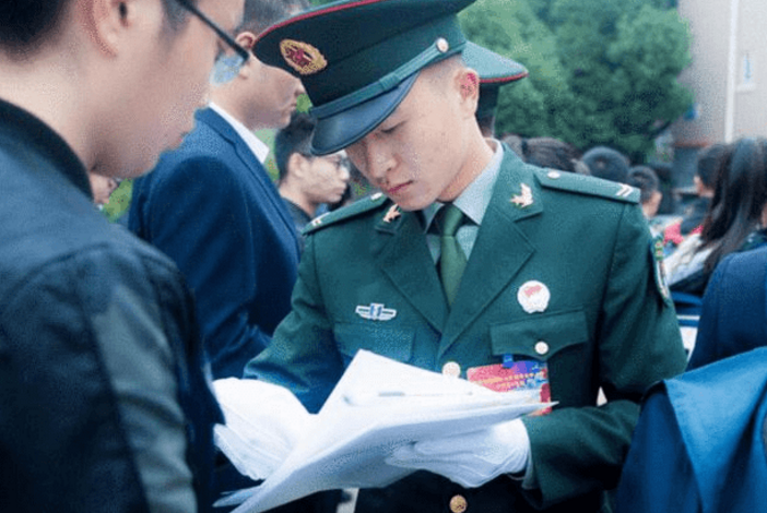 文员|月入过万的高薪铁饭碗，为何无人问津