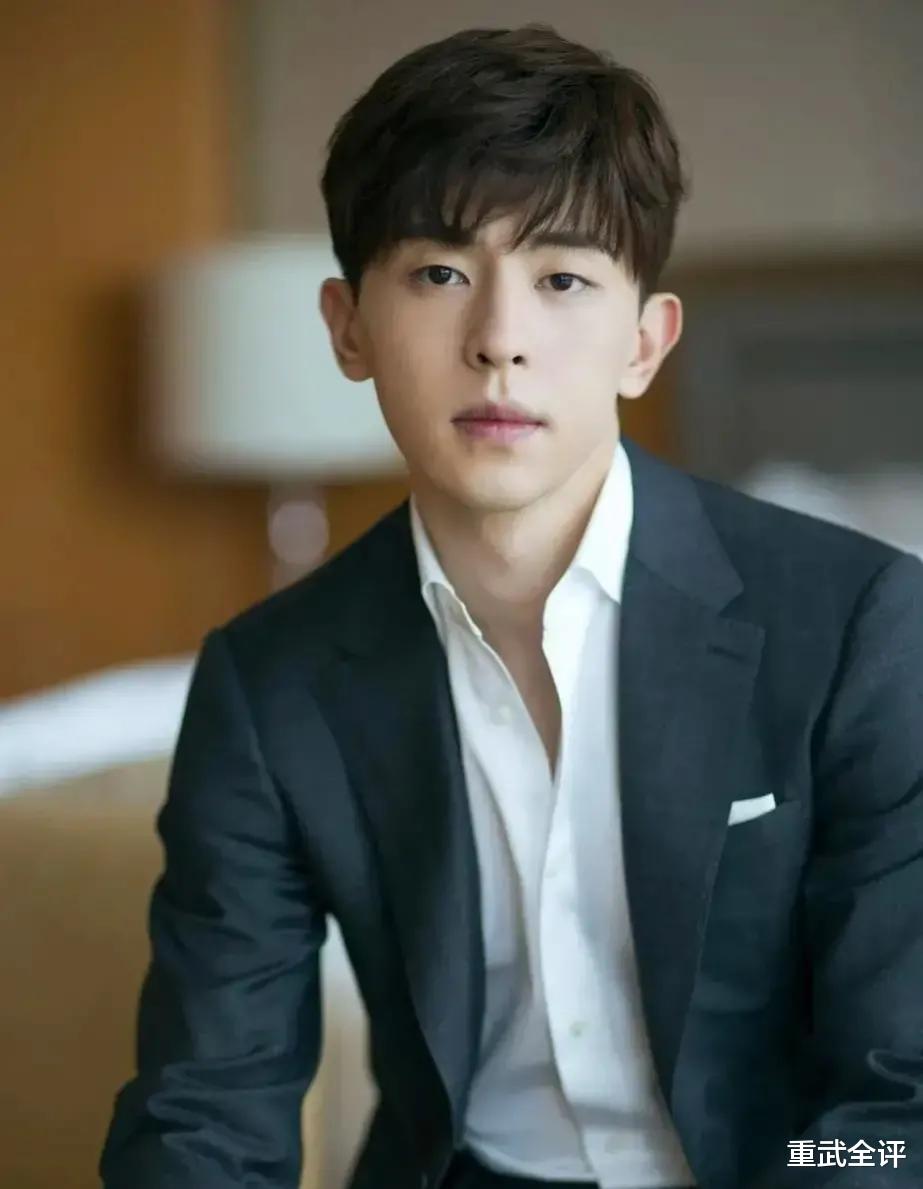 邓伦|邓伦有多爱钱?出事后,圈内人纷纷出来爆料,诠释其“爱财”本质