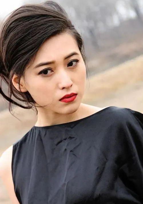 娱乐圈|娱乐圈隐藏的八大“关系户”,拼家世、潜规则上位,可惜全哑火了