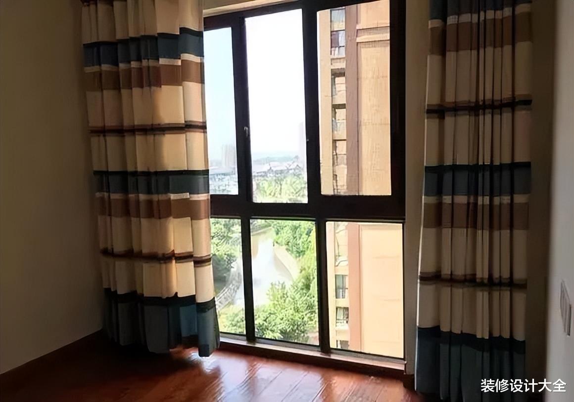 媳妇在装修公司上班,家里装修全是她弄的,阳台榻榻米太赞了!