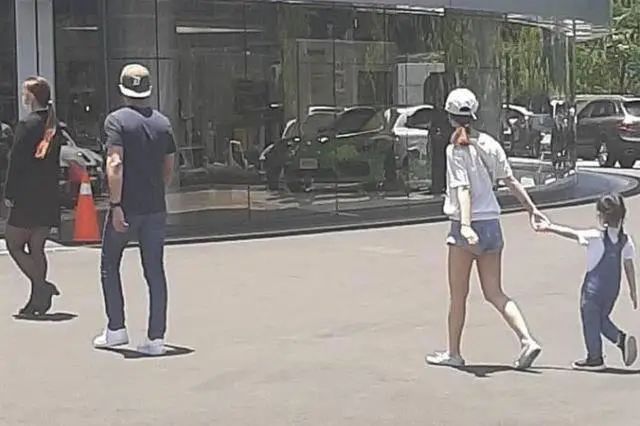 霍建华|林心如女儿生日排场大！戴发箍美成小公主，霍建华笑得比结婚开心