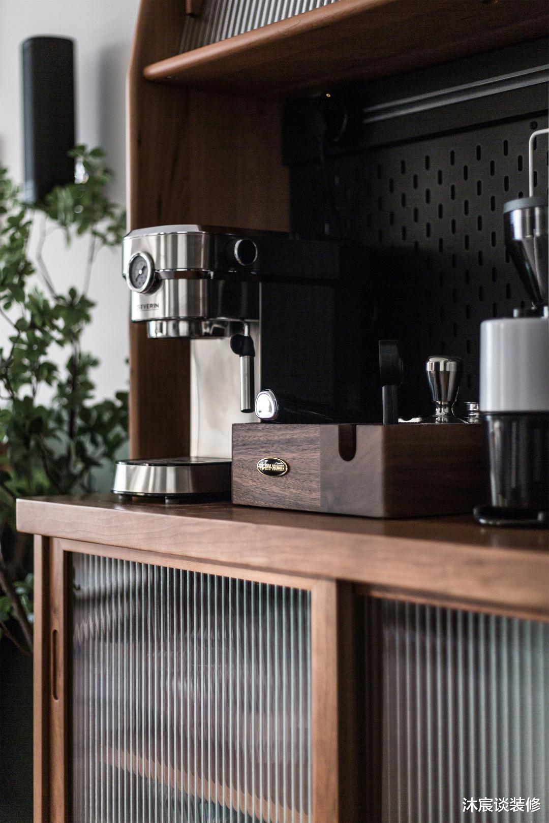 她家房子虽小但装得很好,功能足收纳多,不愧是小户型的装修样板