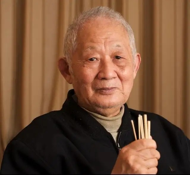 老中医|老中医周尔晋,看病从不收费,义诊十多万人次,用火柴棒也能治病