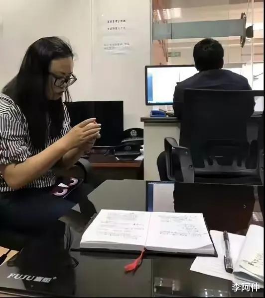 2018年一女干部因网贷逼债自杀,死前曾说:想要钱,来我葬礼上拿