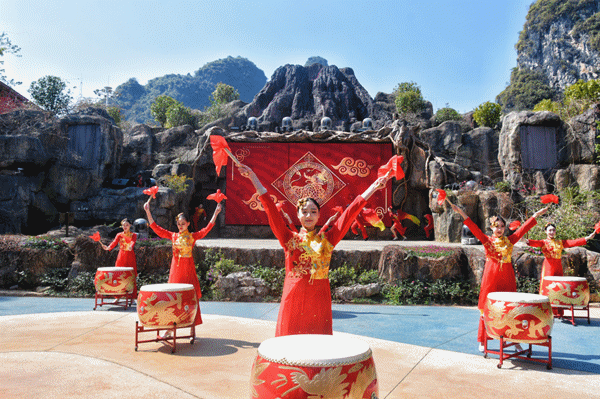 欧洲旅游|遇山芗舍: 阳朔千古情景区虎年民族文化带来视觉盛宴