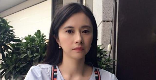 何美钿|“清纯玉女”何美钿：连吴彦祖都为她如痴如醉，47岁仍是单身一人
