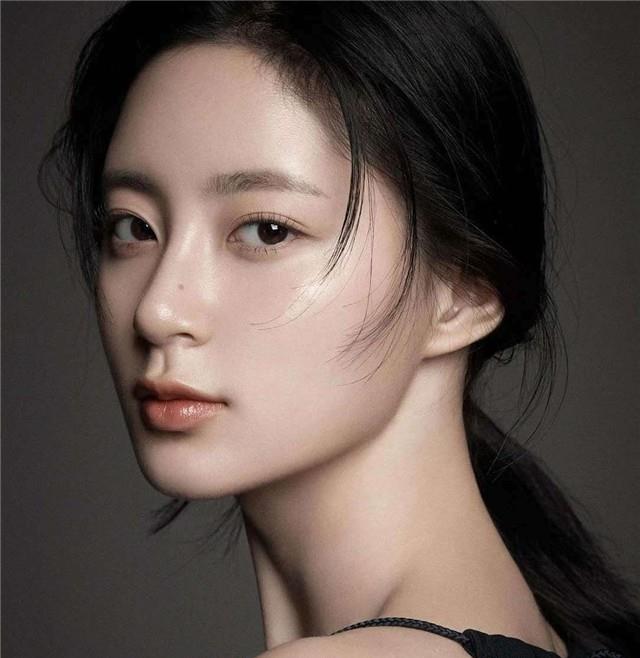 穿衣搭配 若你脸上这三处有“痣”，千万别点掉！都有一股高级感，很有气质
