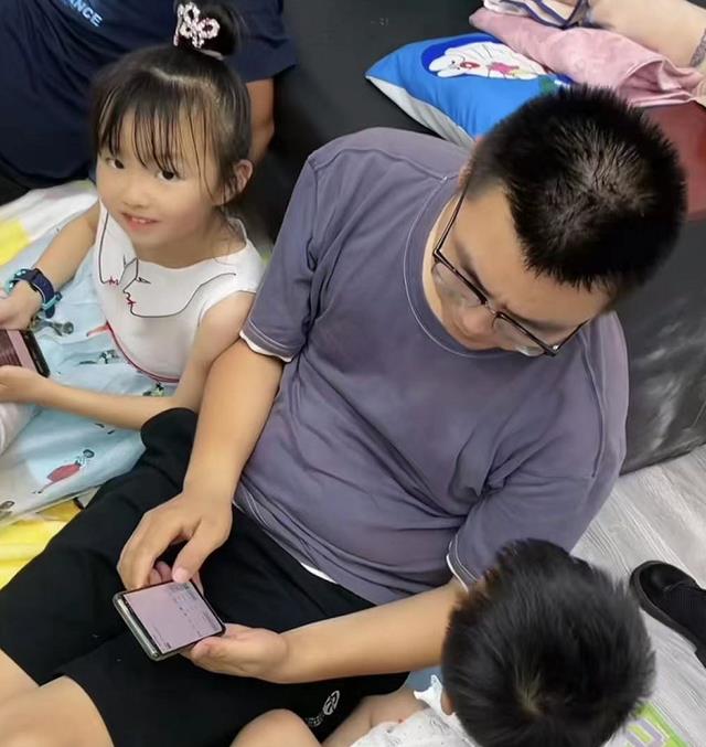 许敏|杜粉嘲讽田静、许敏矛盾成型，田家人否认矛盾存在，田爸为静发声