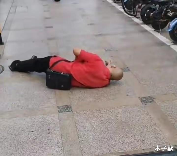 男子以回家奔丧车费不够博同情:人情冷漠,只因骗子太多