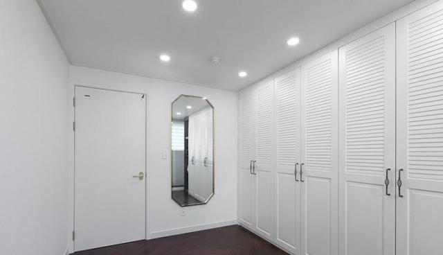 180顶楼买得值当,客厅挑空4.5米大而不空,还送一层阁楼