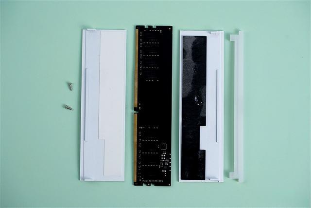 投影仪|炫酷白甲RGB 阿斯加特女武神DDR4 3200内存图赏