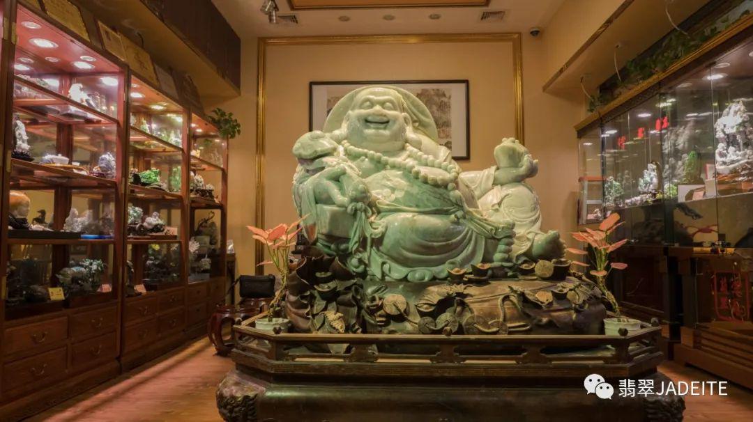 雕刻|郑清荣:手琢至坚之物,心造至柔之境