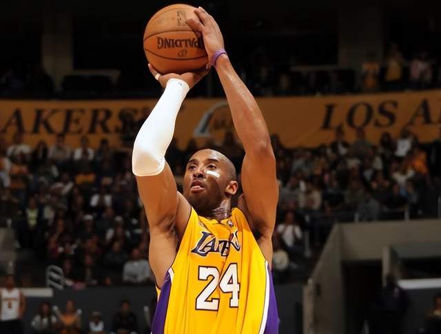 神级补强!盘点NBA改变联盟的十次交易:湖人“打劫”加索尔垫底