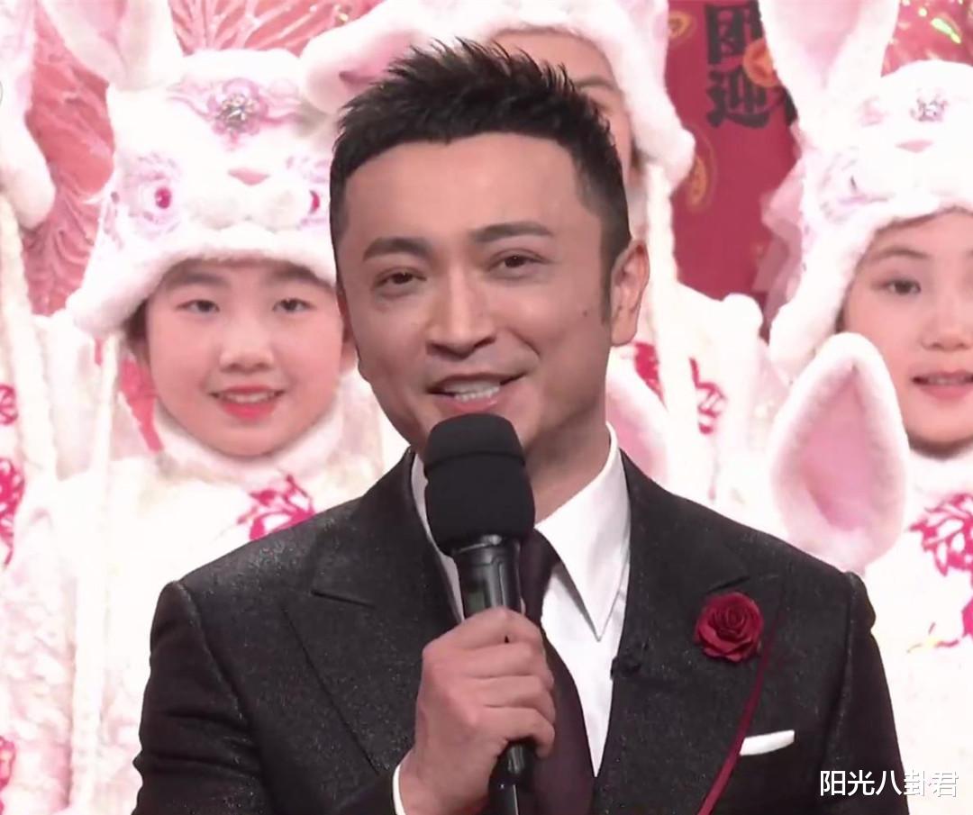 邓超|春晚女主持状态:龙洋站稳C位,马凡舒破音,新人王嘉宁表现不俗