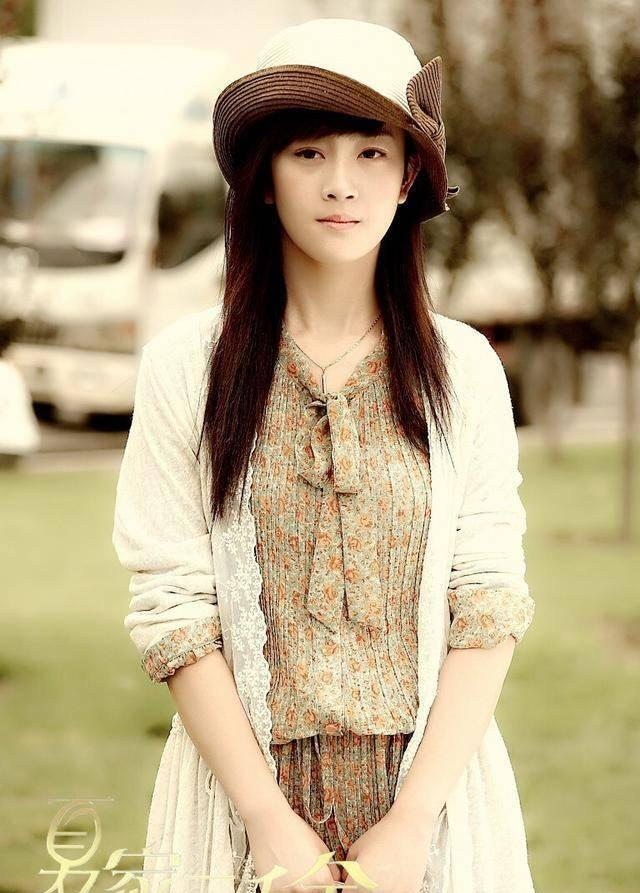 张檬|33岁张檬终于结婚了，整容前的旧照片被扒出，网民：当年过于美丽