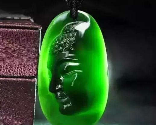 翡翠|翡翠色彩也能衡量玉石价值，购买前要了解相关知识，你学会了吗？