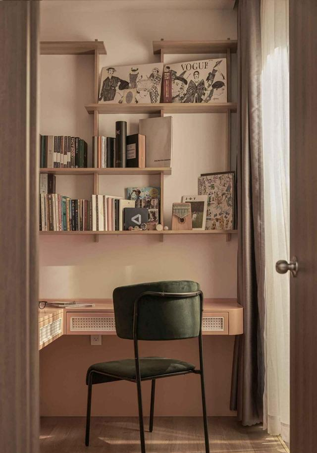 45㎡房子不大,装修却很到位!2间卧室都“不买床”,太会布置了