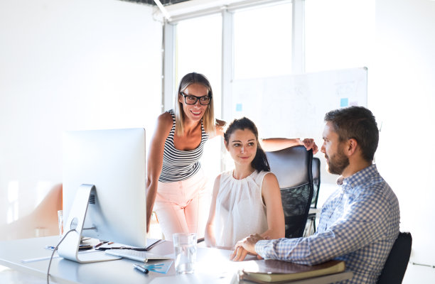 |职场中,有些人总是在抱怨不满