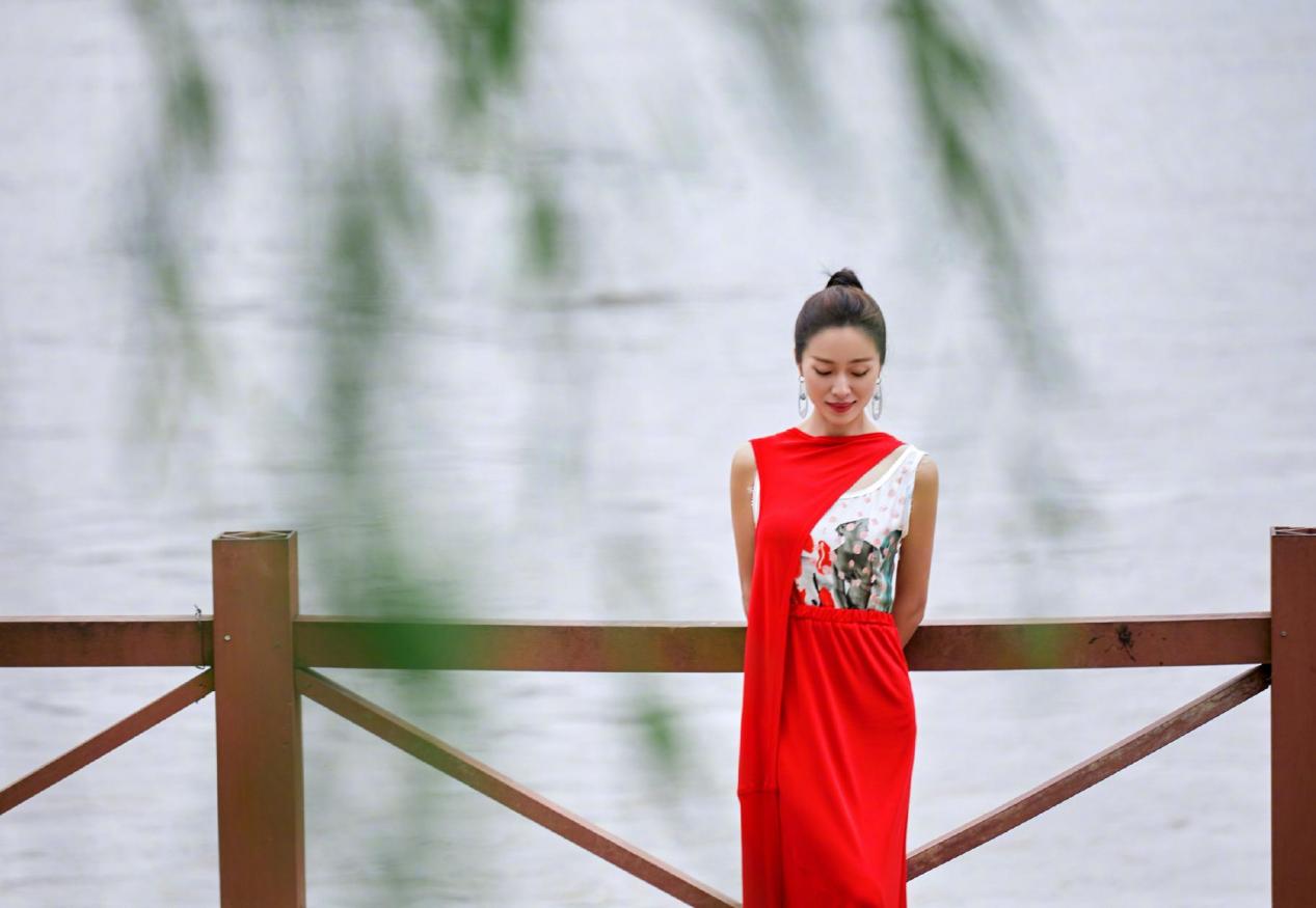 明星|江一燕为何消失了?文艺女神其实一点也不文艺!