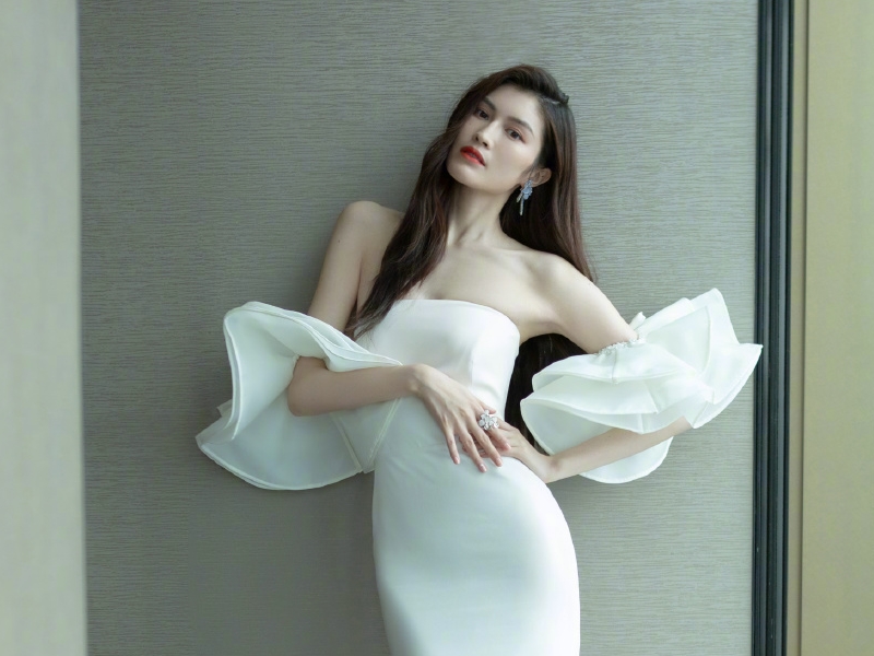 杨幂|何穗虽然足够优秀，看她的完美表现，一般人真的无法超越