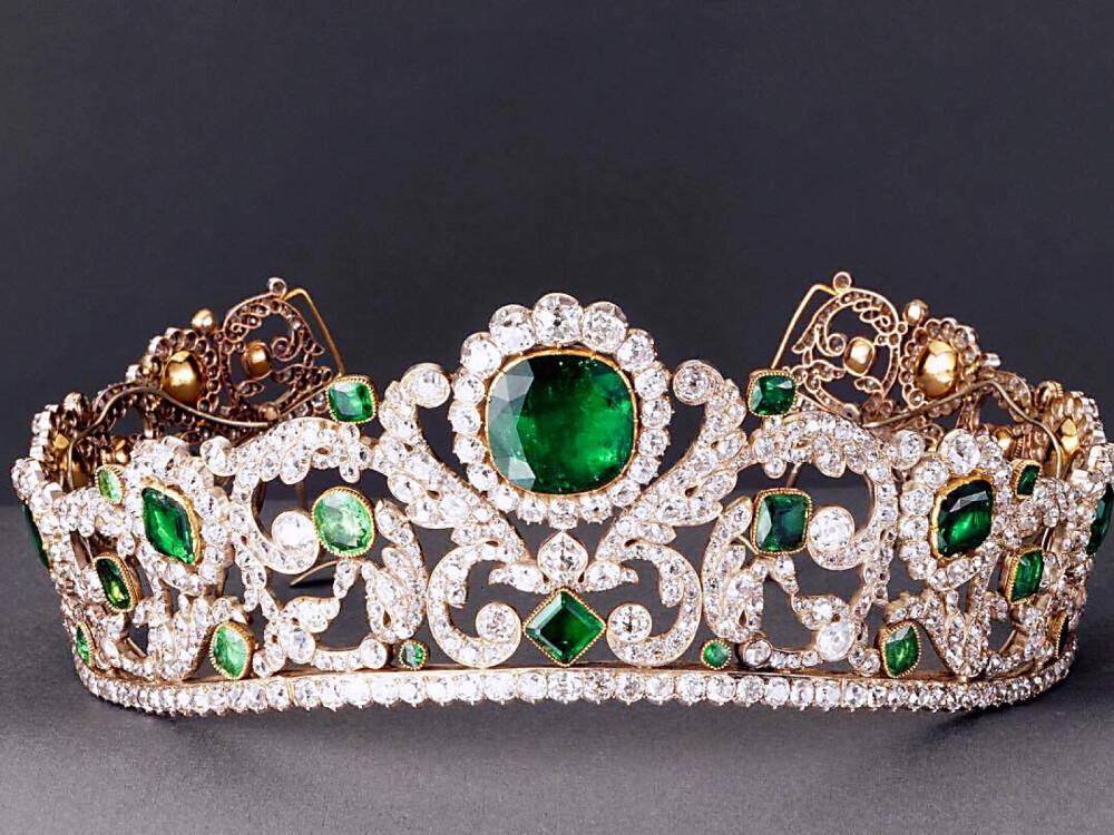 元青花|经过人们的雕刻，平平无奇的翡翠，瞬间变得活泼起来