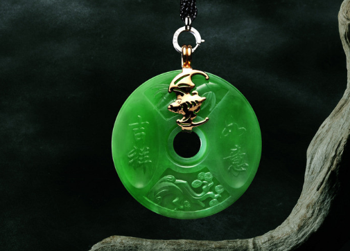 雕刻|雕刻者与翡翠之间的故事，赋予饰品本身意义，造就这个形象