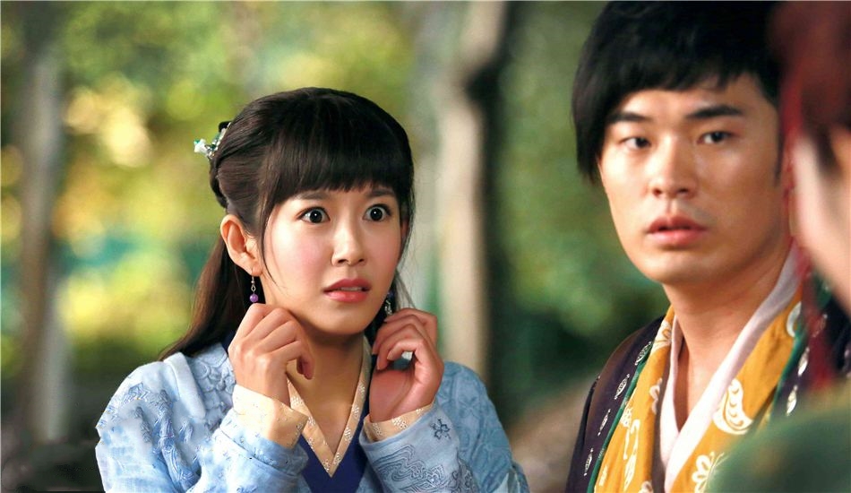 陈赫|结婚7年生下2女娃不敢和老公同框,今被陈赫摸头杀,害羞成少女