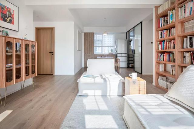 她家125㎡新房,因客厅设计走红网络,好看又实用,晒晒!