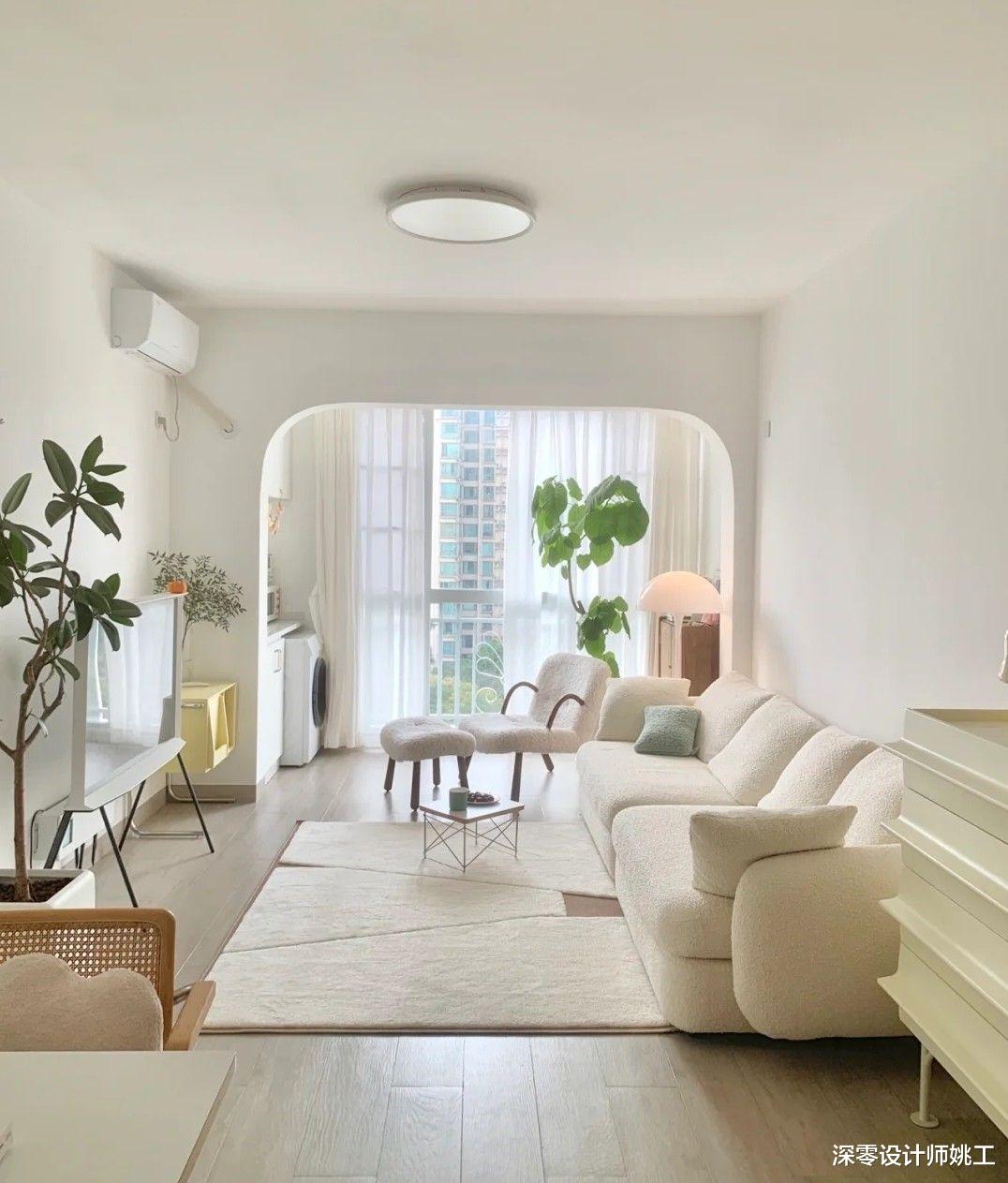 客厅与阳台之间的划分，可以考虑这6点，用窗帘、绿植隔断最省事