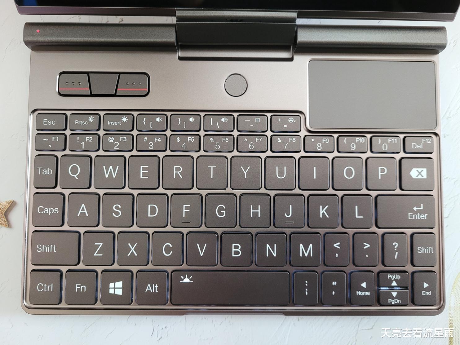 芯片|新奇与遗憾并存,GPD Pocket3 8英寸迷你笔记本电脑体验