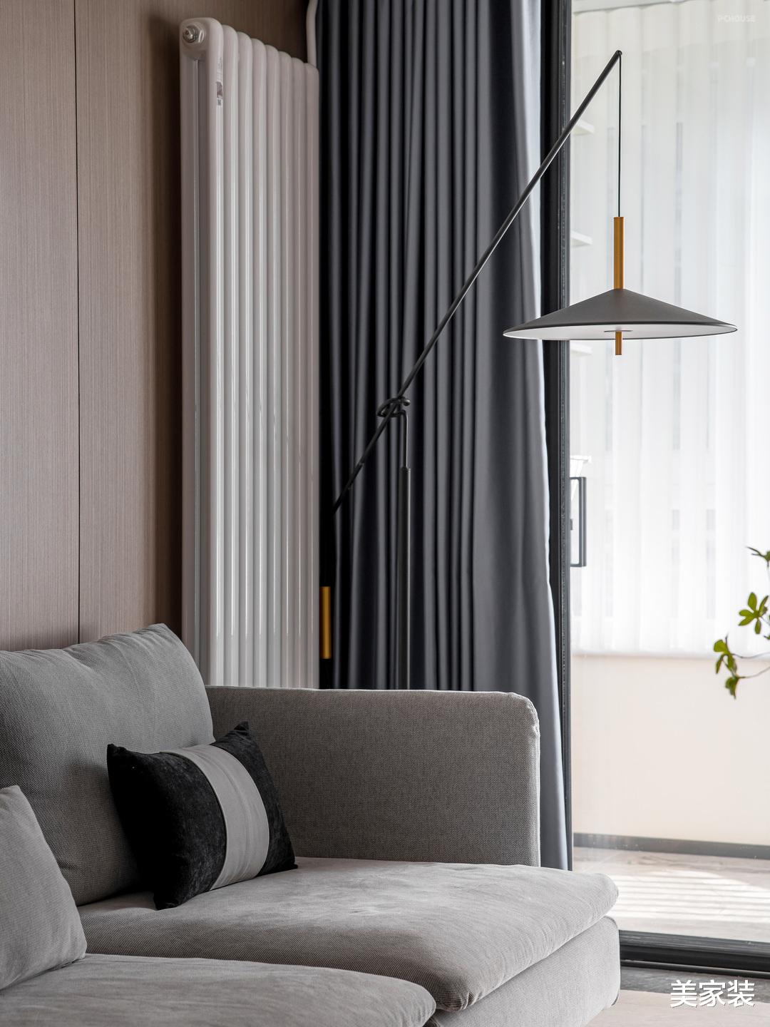 半深色半复古调的家,每一处都很完美,舒适又自然