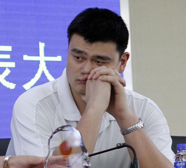 同曦男篮|CBA三消息：郭士强任男篮主帅，巩晓彬新职务公布，雅尼斯加盟同曦