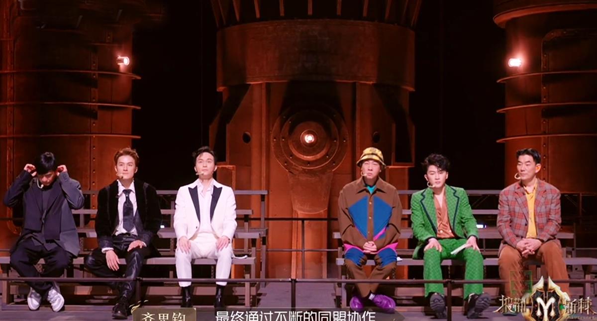 袖手旁观|《披哥2》三公好评不断,《袖手旁观》温暖催泪,3位队长意外落败