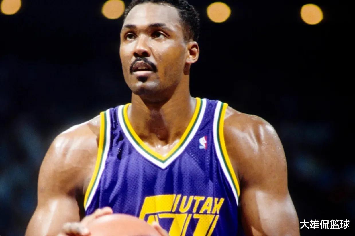 勒布朗·詹姆斯|职业生涯至少2万分1万篮板5千助攻有多难?仅人4做到,詹姆斯入选